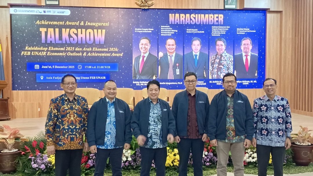 FEB UNAIR Gelar Economic Outlook & Achievement Award 2025, Apresiasi 241 Mahasiswa Berprestasi dan Perkuat Sinergi Akademisi–Industri