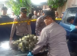 Mayat Ditemukan dalam Mobil Tertutup di Gaprang Kanigoro, Diduga Meninggal karena Kehabisan Oksigen