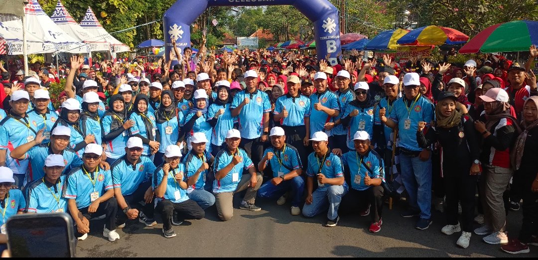 Ketika Guru dan Warga Tulungagung  Berjalan Bersama di HUT ke-80 PGRI