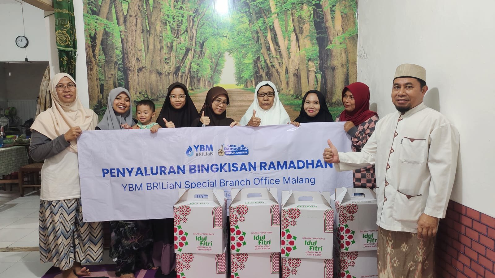 BRI Region 13 Malang Salurkan 200 Paket Sembako untuk Guru Tahfidz