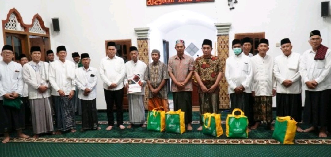 Mas Ibin Buka Safari Ramadan 1447 H di Gedog, Salurkan Hibah dan Sembako untuk Warga