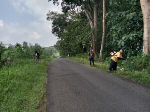UPT PJJ Campurdarat di Garda Depan, Merawat Ruas Jalan Campurdarat–Pakisrejo