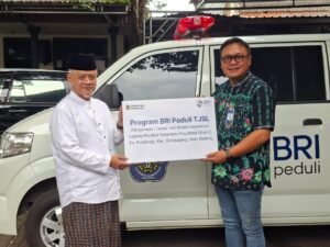 BRI Kepanjen Salurkan Ambulans untuk Ponpes Raudlatul Ulum 2 Gondanglegi, Layani 1.200 Santri