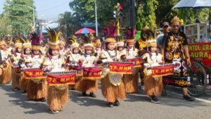 Parade Drumband Tulungagung Semarakkan Hari Kartini dan Hari Pendidikan nAsional
