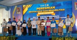 Revitalisasi Sekolah Rp46,9 Miliar di Tulungagung, Khofifah Dorong SMK Cetak Lulusan Siap Kerja