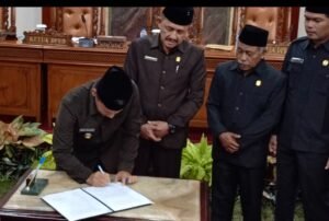 Paripurna DPRD Tulungagung Disorot, Pengesahan Ranperda Tanpa “Oposisi”