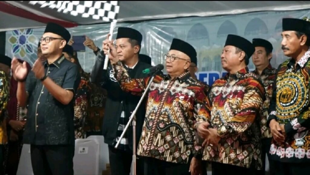 Pelepasan 914 Jamaah Haji Blitar Penuh Haru, Rijanto Pesan Jaga Kesehatan dan Kekompakan