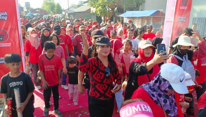 Fun Walk Bulan Bung Karno Meriah, Lautan Manusia Padati DPC PDI Perjuangan Tulungagung
