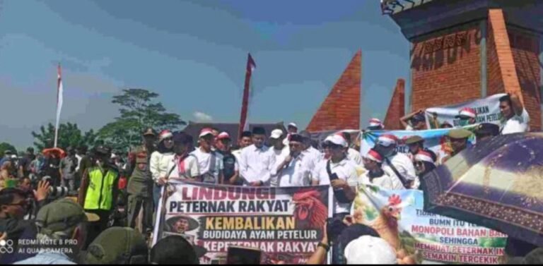 Bupati dan Wabup Blitar Dukung Peternak,  Siap Perjuangkan Harga Telur