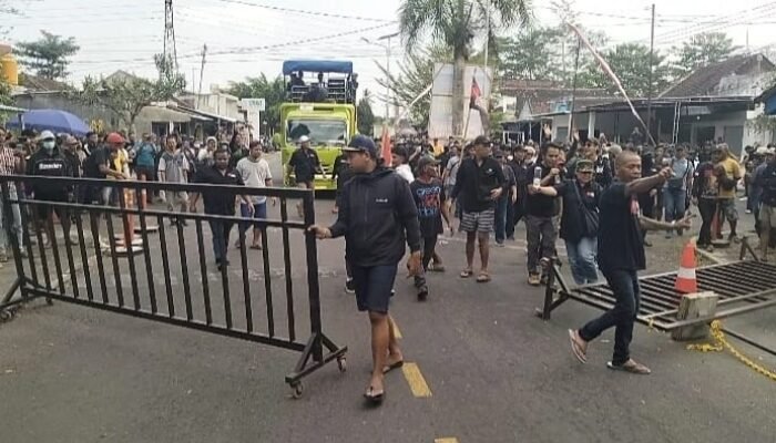 PJT I Longgarkan Akses Bendungan Lahor, Warga Tetap Cemas Dampak Ekonomi dan Ancaman Penutupan Total