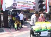 Sambut HUT RI ke-81, Polres Blitar Kota Salurkan 215 Kilogram Beras SPHP Lewat Gerakan Pangan Murah