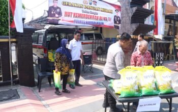 Sambut HUT RI ke-81, Polres Blitar Kota Salurkan 215 Kilogram Beras SPHP Lewat Gerakan Pangan Murah