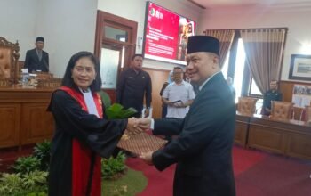 Rapat Paripurna PAW Wakil Ketua DPRD Tulungagung, Panhis Yody Wirawan Resmi Duduki Kursi Pimpinan